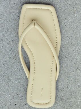 Oak + Fort Woman’s Padded Flip Flop- 8